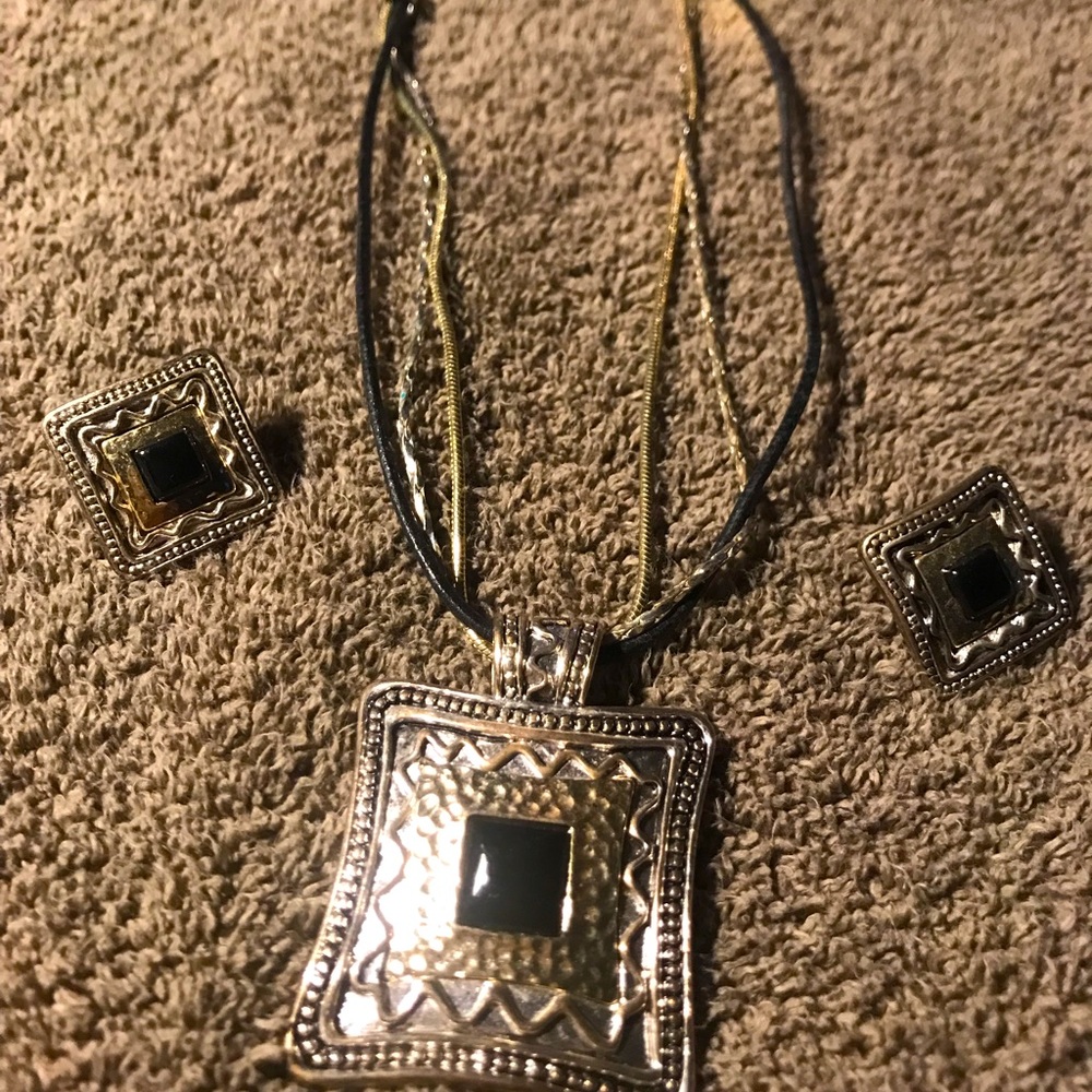 Necklace & earrings